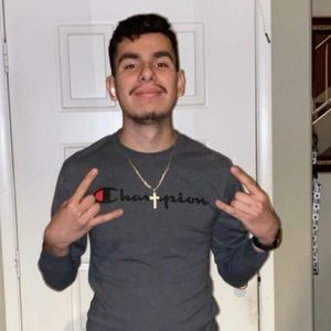 Meet your Posher, Cesar